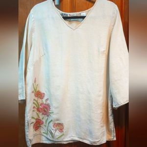 Edward.....Woman Linen Top with Floral Embroidery